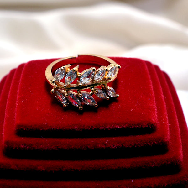The Curved Leaves Golden Ring