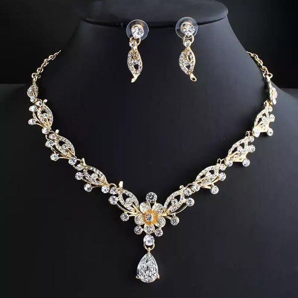 Gorgeous Crystal Necklace  set