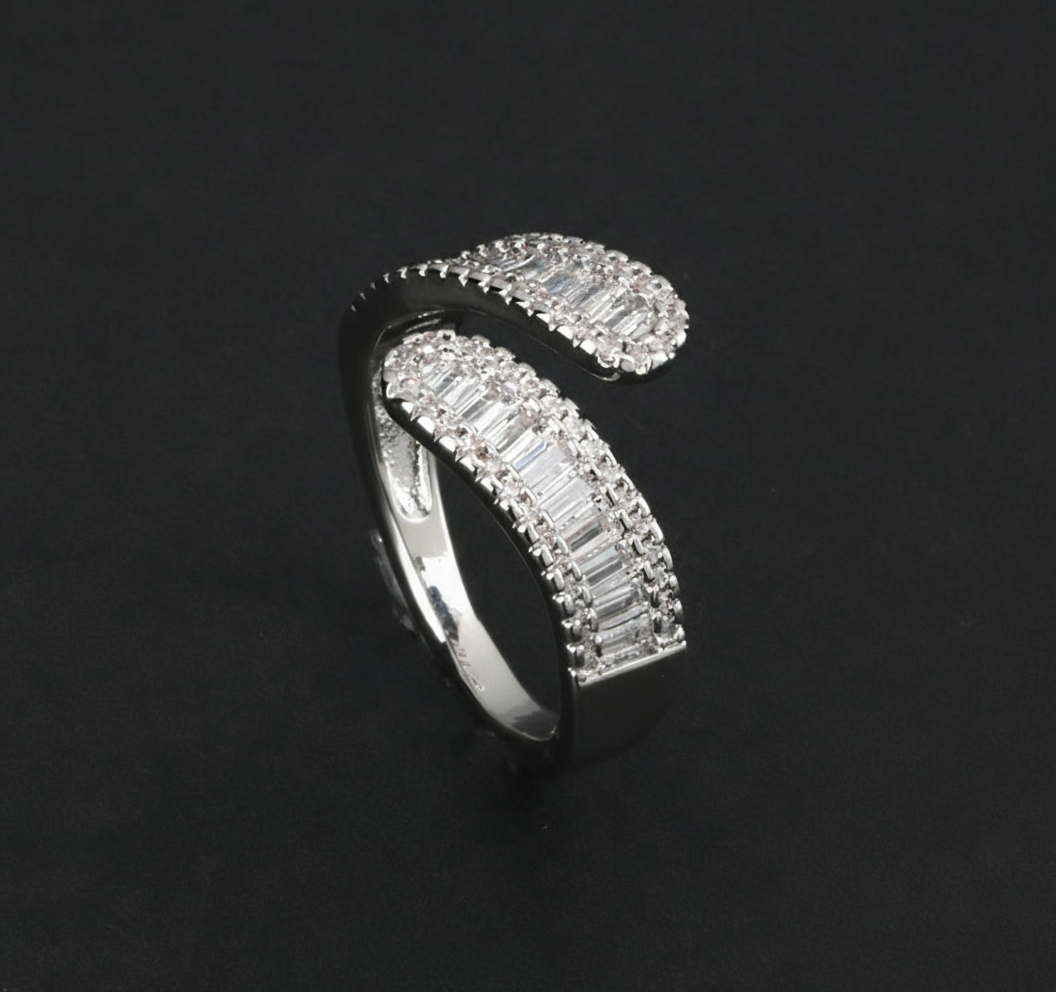 Glamorous Silver-Tone Crystal Coil Ring – Rasam.pk