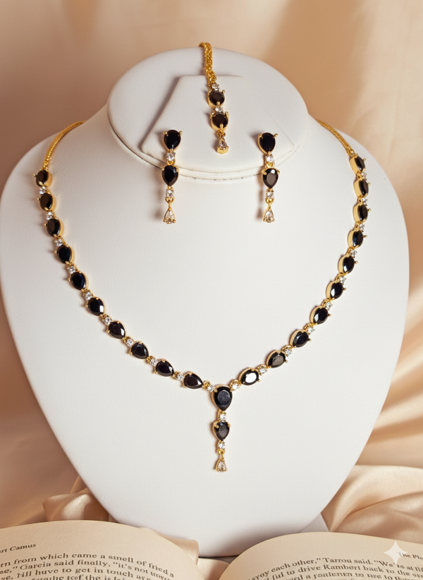 Elegant Black Teardrop Necklace Set