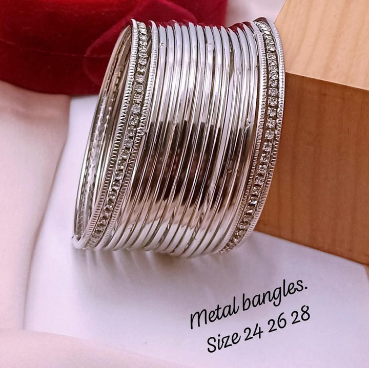 Classic Metallic Silver Bangles Set – Rasam.pk