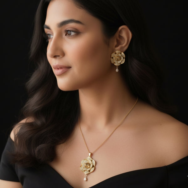 Golden Floral Diamond-Cut Jewelry Set