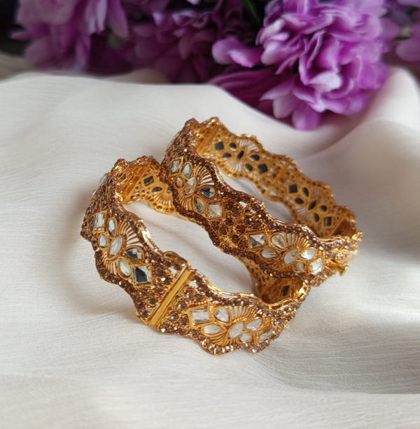 Pair of Beautiful Golden Bangles: Timeless Elegance